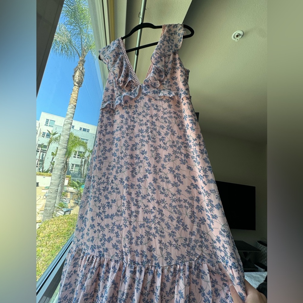 NWT. LuLus Maxi Floor Length Floral Flowy Dress.